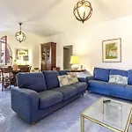 Nura\'S - Villa Verde Guest House