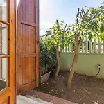 Nura\'S - Villa Verde Guest House